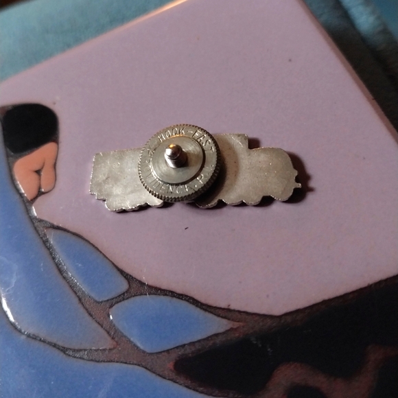 Vintage Trucker Truck Driver Pin - Picture 3 of 3